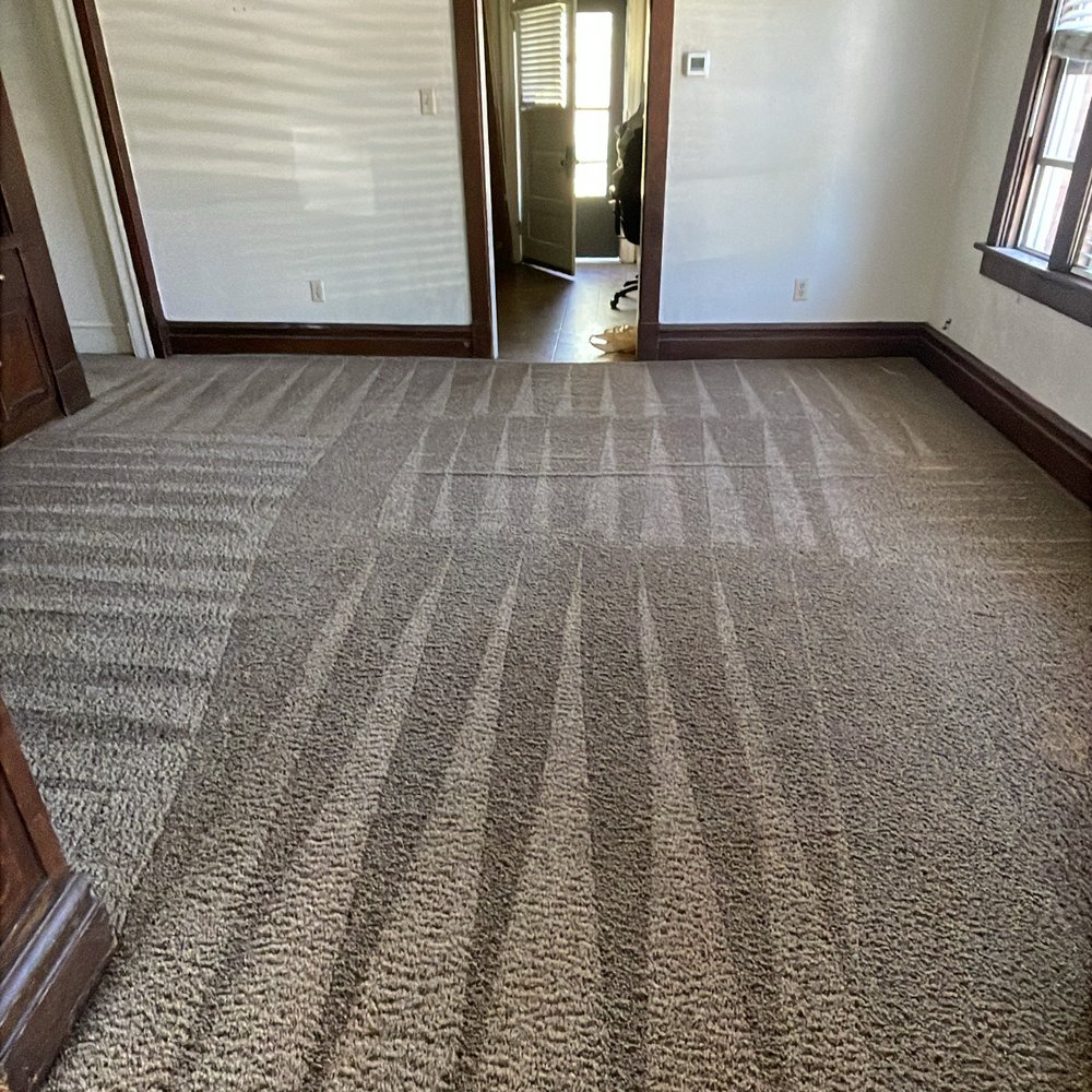 Clean carpeted living room in a Menifee CA neighborhood home
